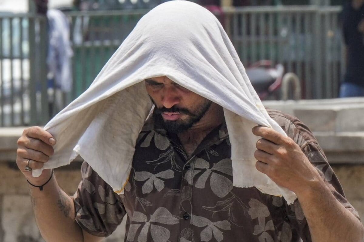 कल का मौसम 16 जुलाई: दिल्ली-पंजाब में सूरज उगलेगा अंगारे UP में पसीने से छूटेगा दम IMD का भीषण उमस वाला अलर्ट