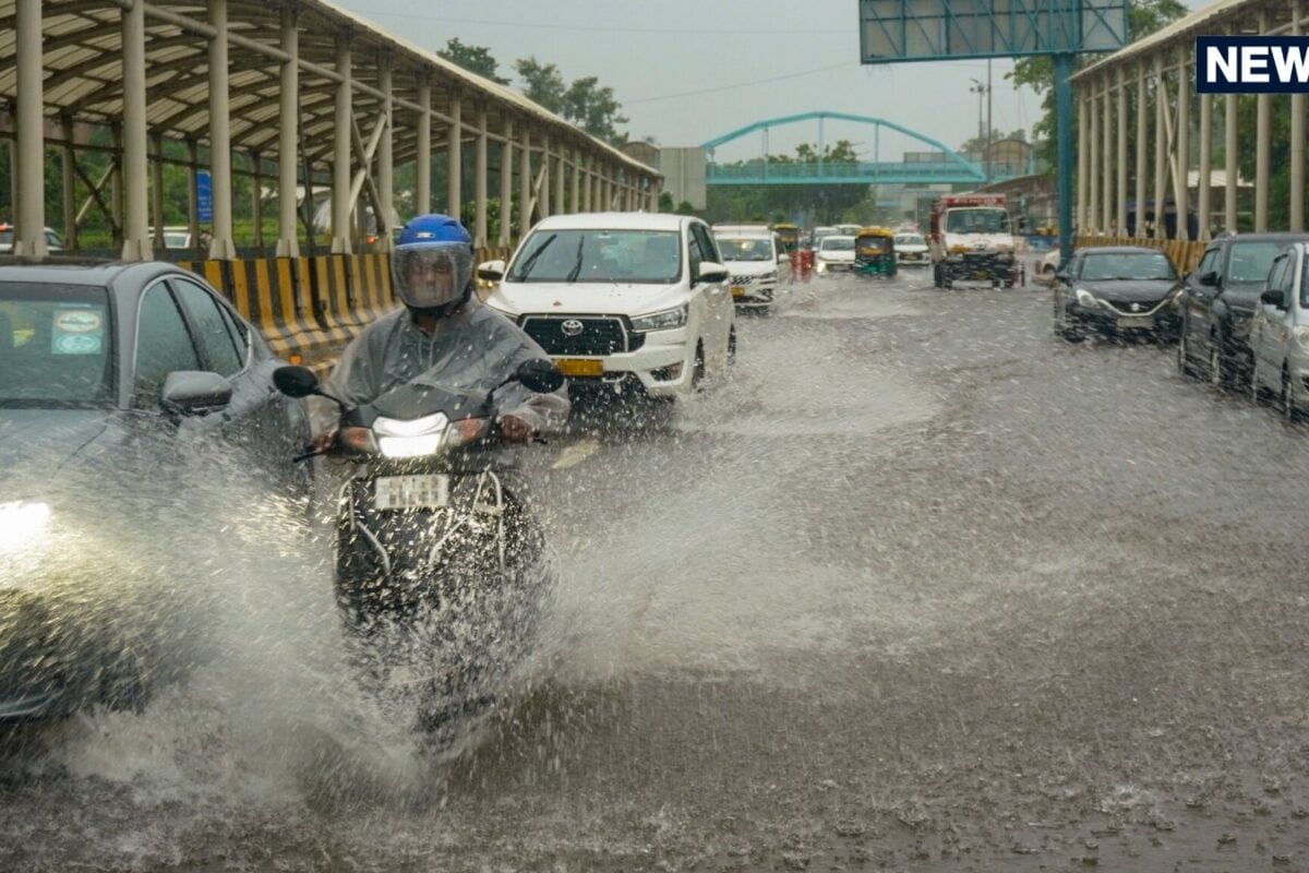 कल का मौसम 30 जुलाई: दिल्ली से दक्षिण तक बारिश का तांडव पहाड़ों पर बादल फटने का डर जानें अपने शहर का हाल