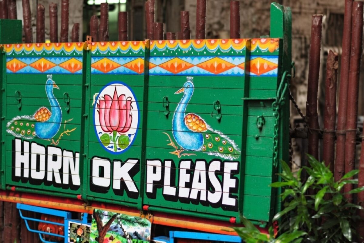 ट्रकों के पीछे क्यों लिखा होता है Horn-OK-Please? सिर्फ भारत में है ये ट्रेंड, जंग से है इसका