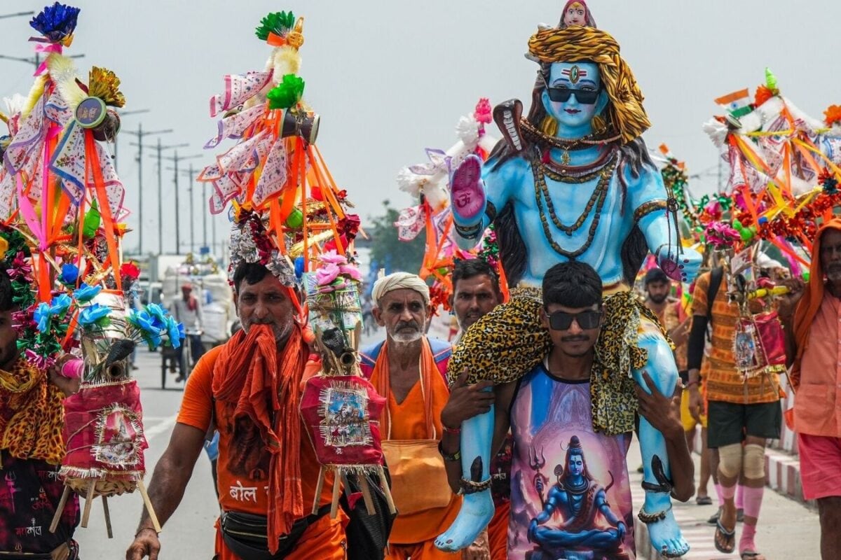 कांवड़ यात्रा आज से शुरू कौन सी सड़कें-हाइवे रहेंगे बंद कहां रूट डायवर्ट सफर से पहले जान लें ट्रैफिक एडवाइजरी