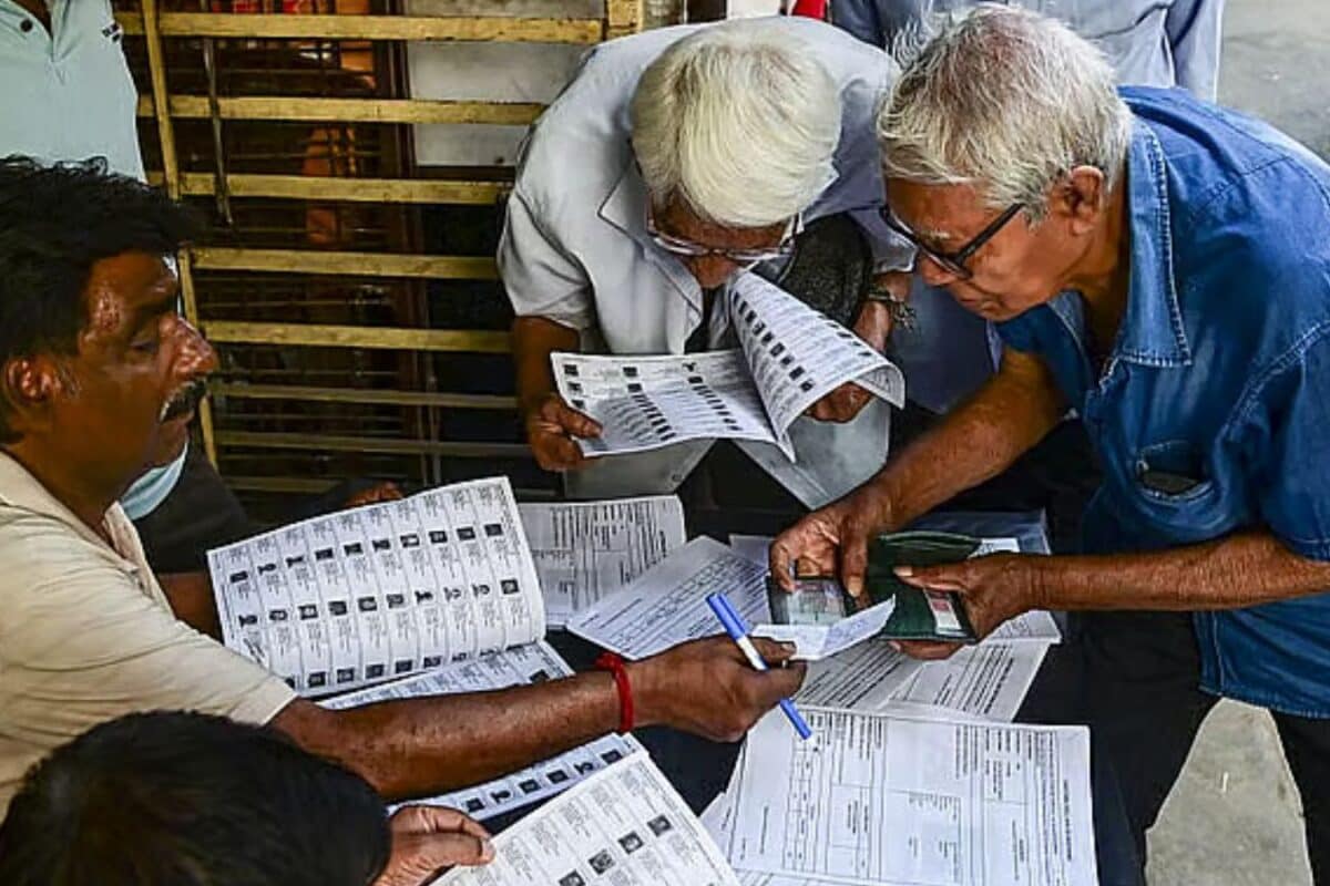 कर्नाटक में कांग्रेस सरकार बांट रही PRC सर्टिफ‍िकेट क्‍या यह SIR का तोड़ है बीजेपी आगबबूला