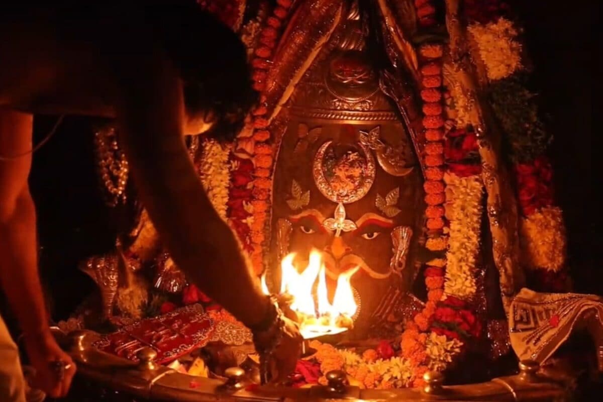 Mahakal Bhasma Aarti Live: घर बैठे करें श्री महाकालेश्वर के भस्म आरती दर्शन, बन जाएगा दिन
