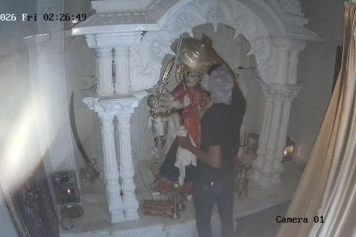 गूगल मैप से बनाया मंदिर में चोरी का प्लान पुलिस से बचने के लिए देवी से मांगी मन्नत अजब चोर की गजब कहानी