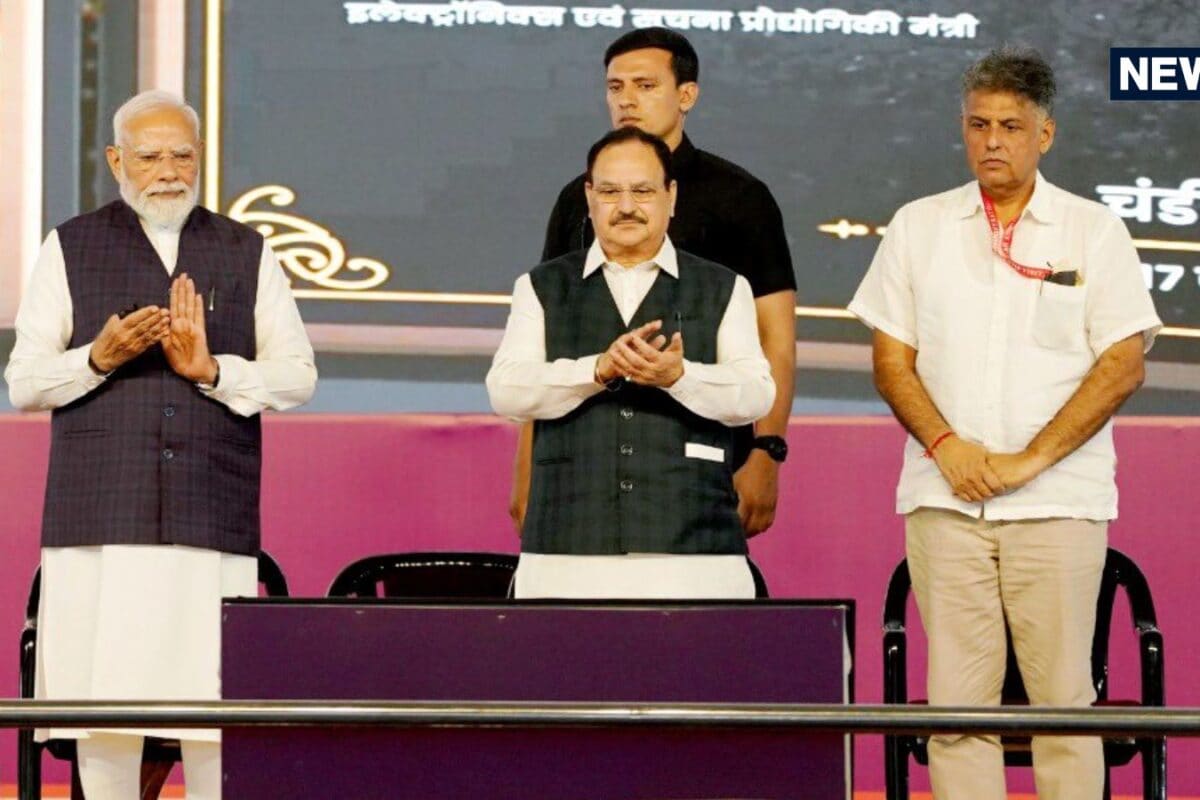 राजनीति में दुश्मन नहीं क्या बीजेपी में जा रहे कांग्रेस के मनीष तिवारी पीएम मोदी से मुलाकात पर दी ये सफाई