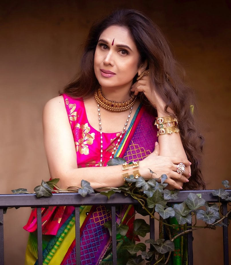 Meenakshi Seshadri, Meenakshi Seshadri movies, Meenakshi Seshadri news, Meenakshi Seshadri Instagram, Meenakshi Seshadri Instagram, मीनाक्षी शेषाद्रि, मीनाक्षी शेषाद्रि फिल्में, मीनाक्षी शेषाद्रि न्यूज
