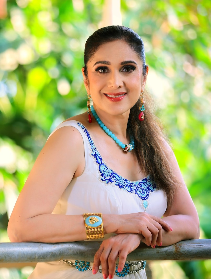 Meenakshi Seshadri, Meenakshi Seshadri movies, Meenakshi Seshadri news, Meenakshi Seshadri Instagram, Meenakshi Seshadri Instagram, मीनाक्षी शेषाद्रि, मीनाक्षी शेषाद्रि फिल्में, मीनाक्षी शेषाद्रि न्यूज