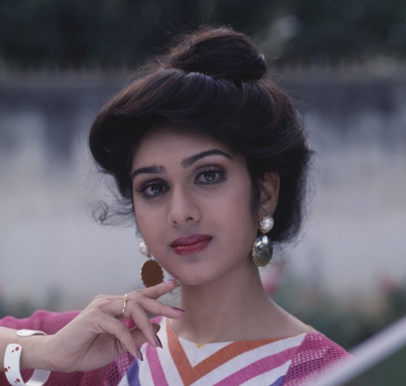 Meenakshi Seshadri, Meenakshi Seshadri movies, Meenakshi Seshadri news, Meenakshi Seshadri Instagram, Meenakshi Seshadri Instagram, मीनाक्षी शेषाद्रि, मीनाक्षी शेषाद्रि फिल्में, मीनाक्षी शेषाद्रि न्यूज