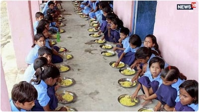 भागलपुर के स्कूल में मिड-डे मील में मिली छिपकली. 15 बच्चे बीमार(सांकेतिक तस्वीर)