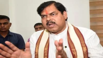 शिक्षा मंत्री मिथिलेश तिवारी