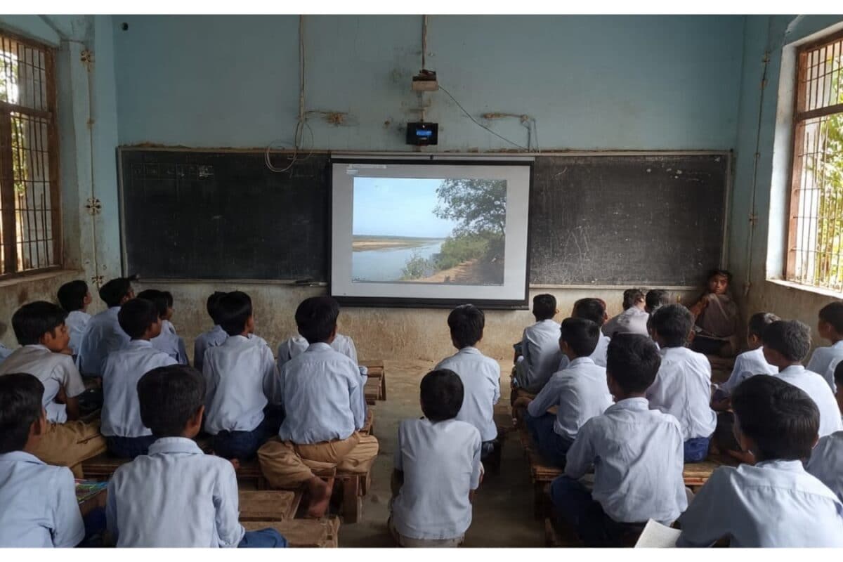 https://images.news18.com/ibnkhabar/uploads/2026/07/MixCollage-16-Jul-2026-11-59-AM-270-2026-07-912595d16ac4e51cb859de19bc734be1-1200x800.jpg