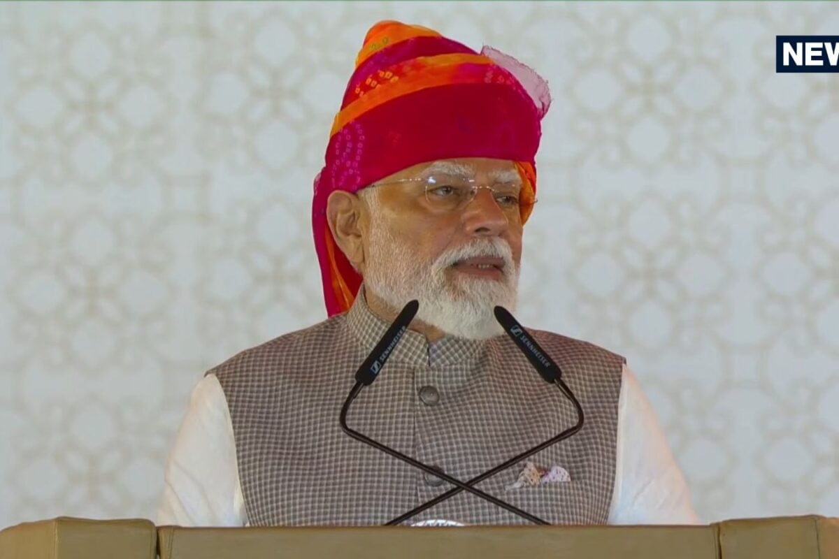 LPG सिलेंडर 2000 रुपये तक पहुंच सकता था हमने 950 में उपलब्ध कराया  पीएम मोदी बोले- नहीं आने दी कोई संकट