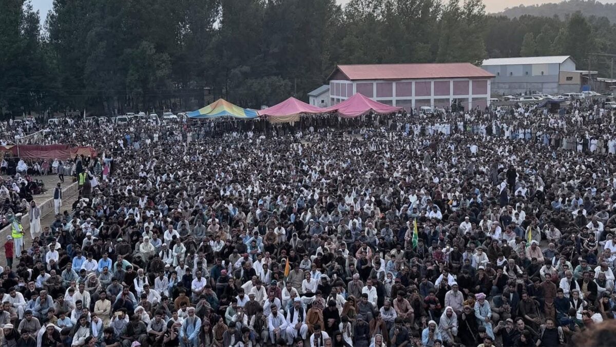 POJK News | Gilgit Baltistan Province | Pakistan | पीओजेके पर पाकिस्तान की नई चाल, गिलगित-बाल्टिस्तान को प्रांत बनाने की तैयारी से भारत अलर्ट POJK News | Gilgit Baltistan Province | Pakistan | पीओजेके पर पाकिस्तान की नई चाल, गिलगित-बाल्टिस्तान को प्रांत बनाने की तैयारी से भारत अलर्ट