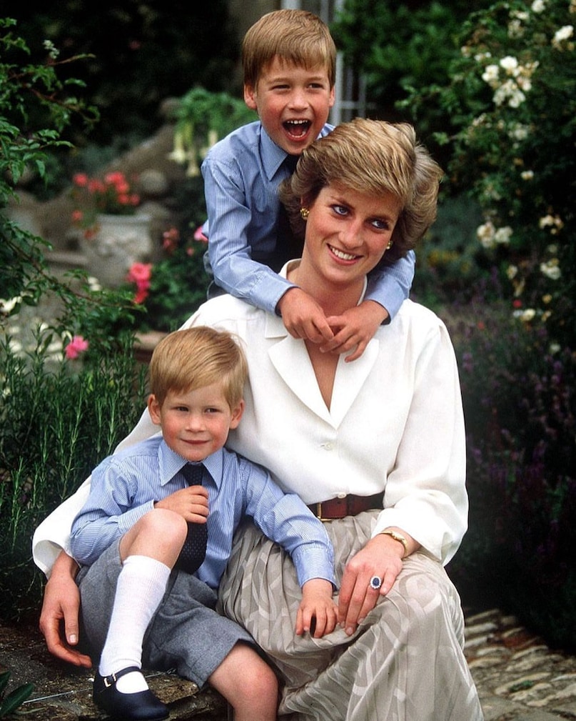 Breaking the rules of royal families in raising their children: Usually, children of royal families are raised in a royal style, but Diana wanted Prince William and Prince Harry's childhood to be as normal as possible. She enrolled him in nursery, took him on tours in public, and even took him to fast food and amusement parks, something unusual for the royal family at the time. (Photo: Instagram/@princesssdianaa) Breaking the rules of royal families in raising their children: Usually, children of royal families are raised in a royal style, but Diana wanted Prince William and Prince Harry's childhood to be as normal as possible. She enrolled him in nursery, took him on tours in public, and even took him to fast food and amusement parks, something unusual for the royal family at the time. (Photo: Instagram/@princesssdianaa)