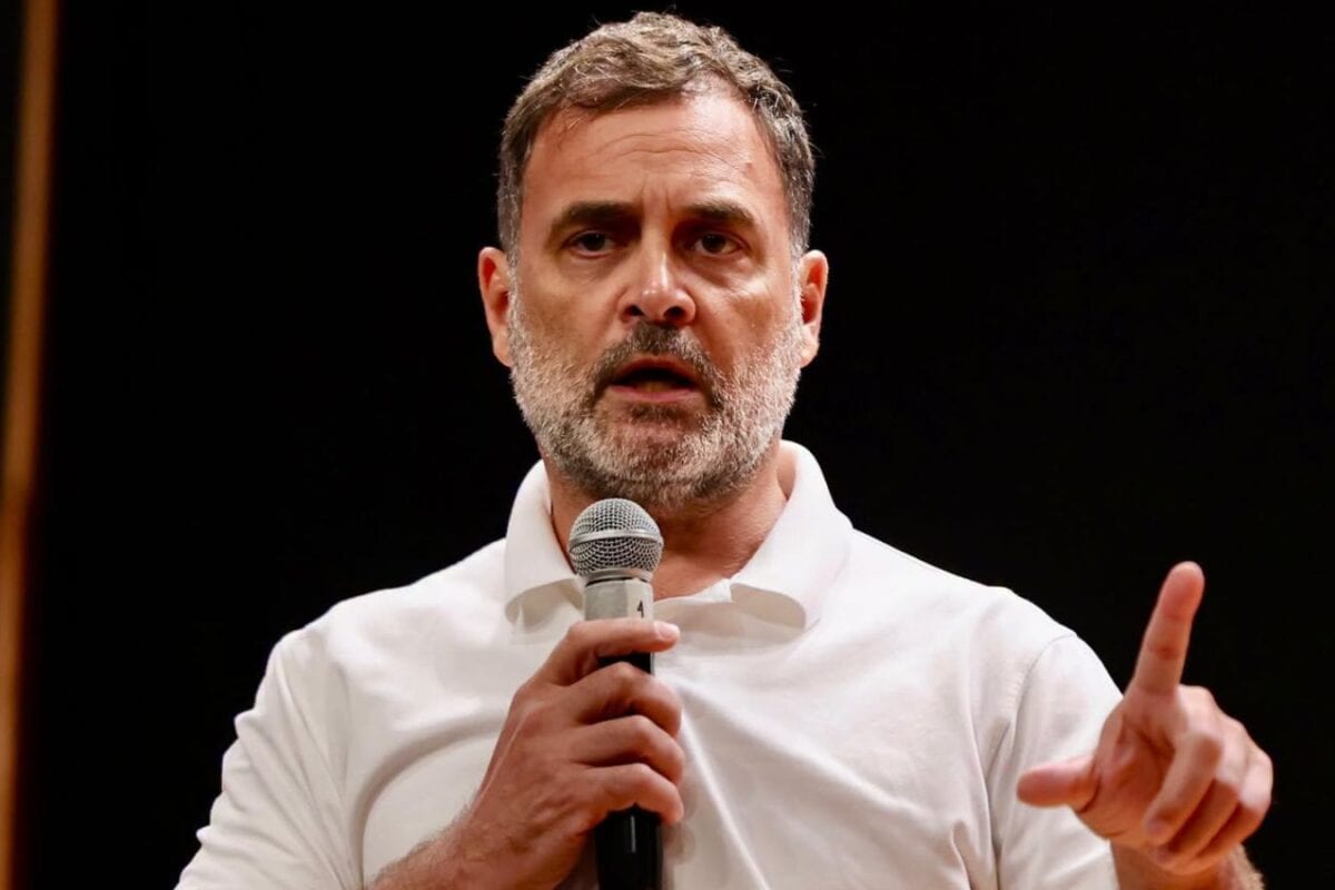 यूपी चुनाव : राहुल गांधी के 'भक्त' शब्द को बवंडर बनाने में जुटी बीजेपी, LOP को सपोर्ट कर सपा ने किया सेल्फ गोल?