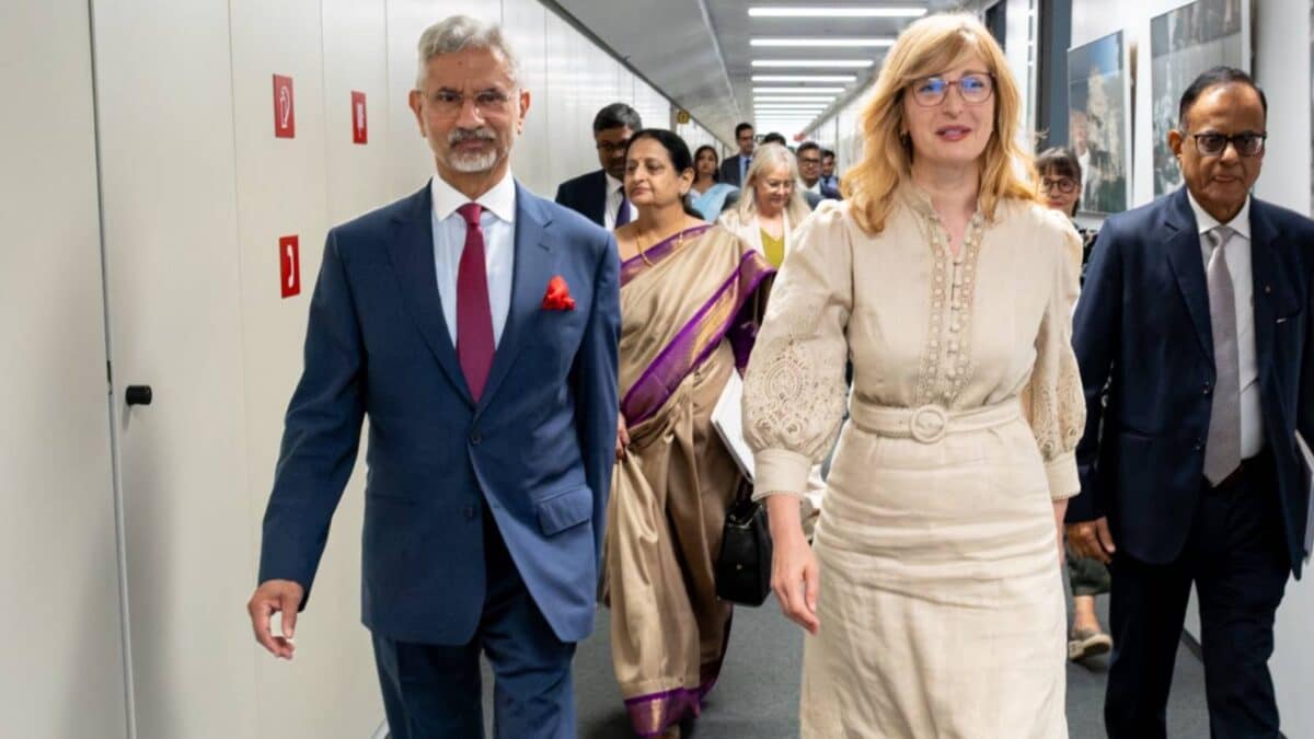 S Jaishankar News। India EU relations। यूक्रेन-मिडल ईस्ट की जंग और आपकी जेब, जयशंकर ने समझाया कैसे एकतरफा निर्भरता बढ़ाएगी आफत S Jaishankar News। India EU relations। यूक्रेन-मिडल ईस्ट की जंग और आपकी जेब, जयशंकर ने समझाया कैसे एकतरफा निर्भरता बढ़ाएगी आफत