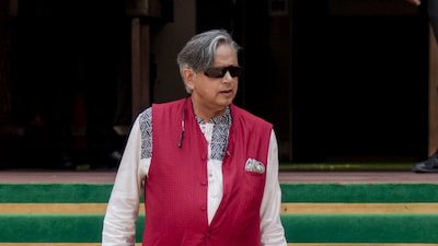 ECI की सफाई के बाद शशि थरूर ने उठाए 7 सवाल, बोले- 14 आपत्तियों से 97 वोटरों तक, हर मुद्दे पर दें दस्तावेजी जवाब