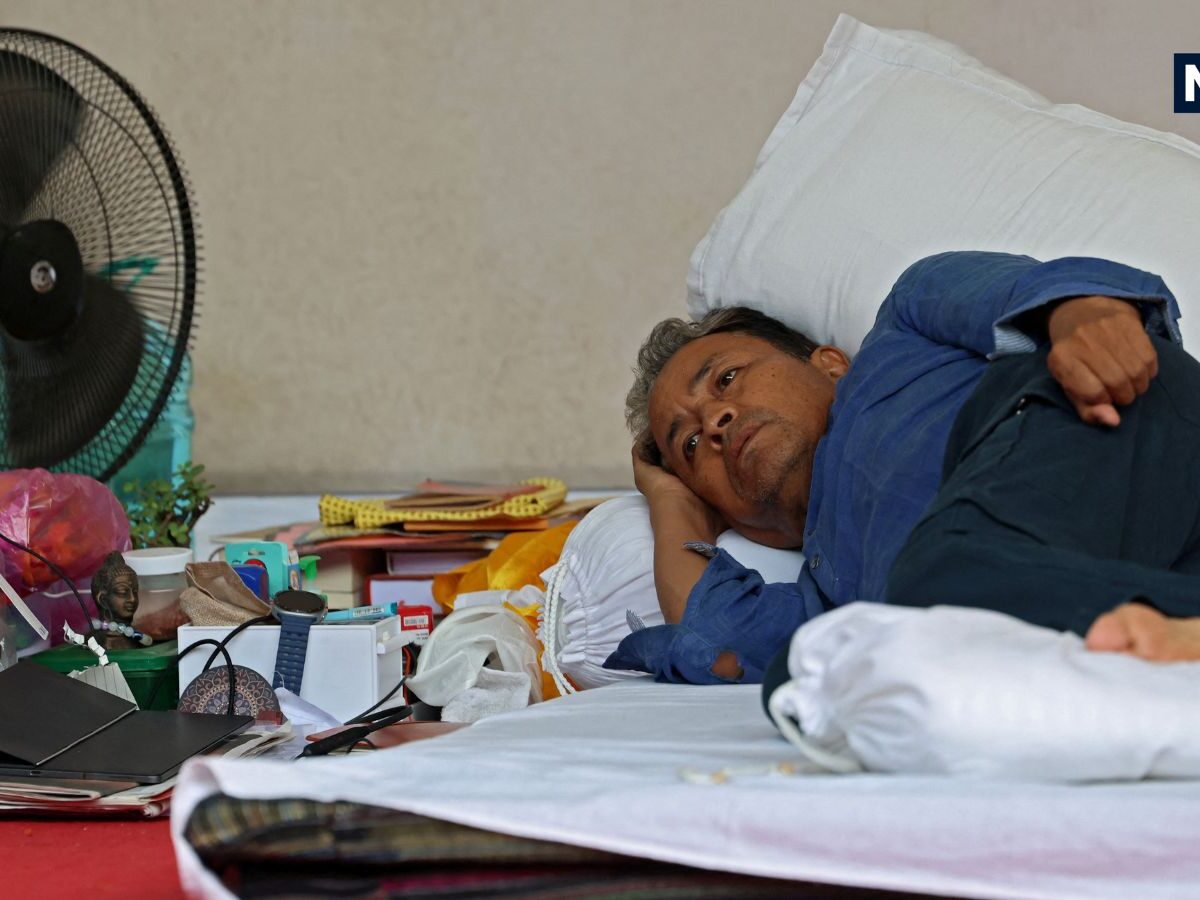 Sonam Wangchuk Hunger Strike: सोनम वांगचुक की भूख हड़ताल खत्म करवाने के लिए  PIL दाखिल, क्या कोर्ट किसी का अनशन तुड़वाने का आदेश दे सकती है? - News18  हिंदी