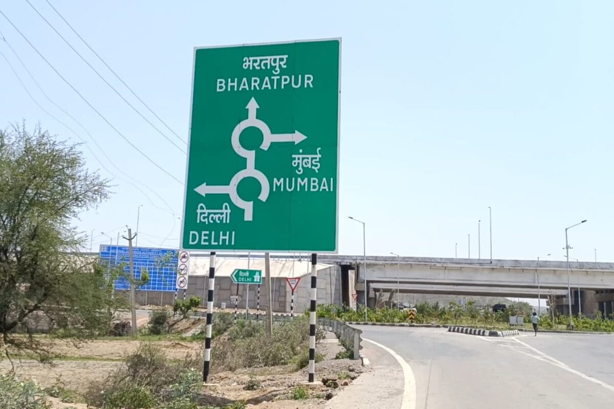 दिल्ली-मुंबई एक्सप्रेसवे पर भीषण सड़क हादसा, 3 लोगों की मौत, तीन घायल, पुलिस जांच में जुटी