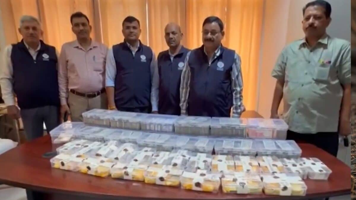 up vigilance raid | 13kg gold seized
