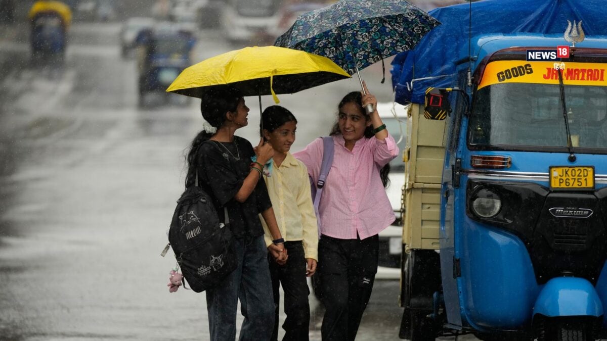 Aaj Ka Muasam | Today Weather News: सावधान, सतर्क! 48 घंटे तूफान, बिजली और मूसलाधार बारिश, 20 राज्यों में IMD का अलर्ट, बाढ़-लैंडस्लाइड वाला मौसम Aaj Ka Muasam | Today Weather News: सावधान, सतर्क! 48 घंटे तूफान, बिजली और मूसलाधार बारिश, 20 राज्यों में IMD का अलर्ट, बाढ़-लैंडस्लाइड वाला मौसम