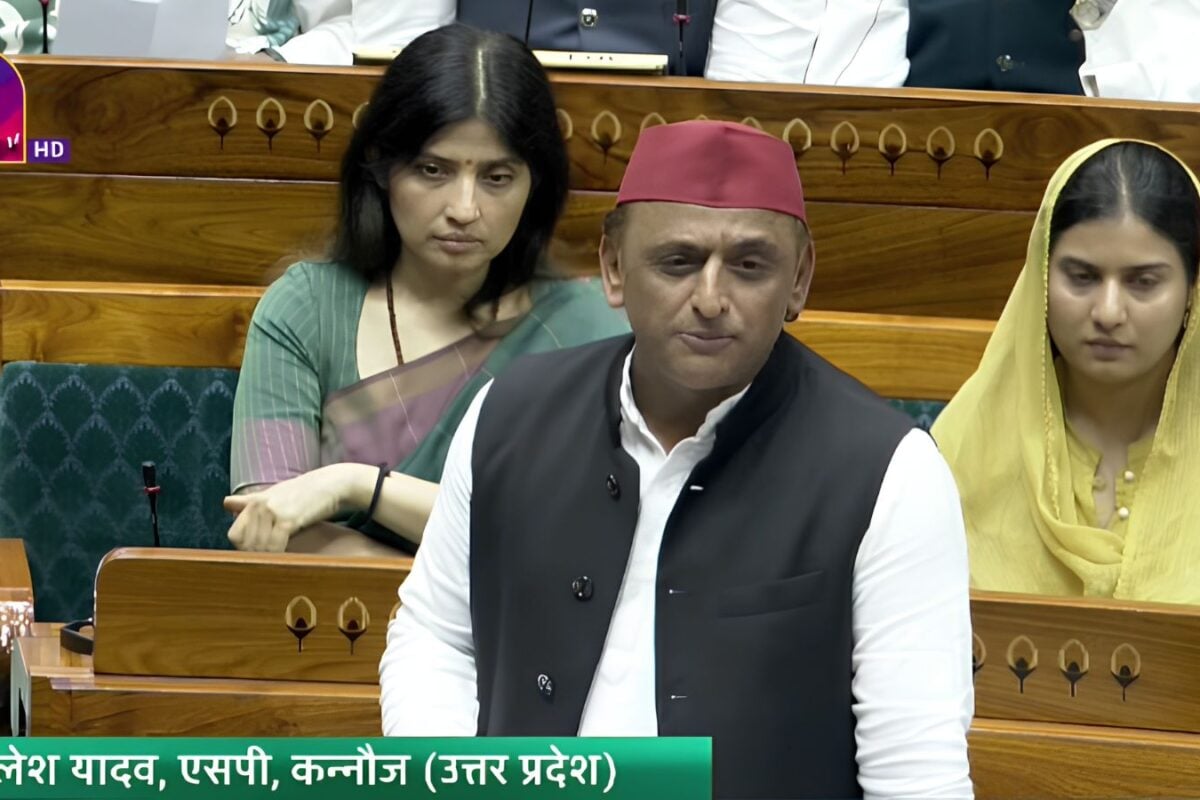 देश में एक लाख प्राइमरी स्कूल बंद हो गए अखिलेश यादव के बयान की क्या है सच्चाई