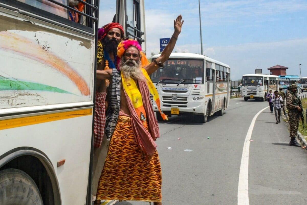 गांदरबल में अमरनाथ यात्रा बस हादसा 32 श्रद्धालु घायल और 7 गंभीर