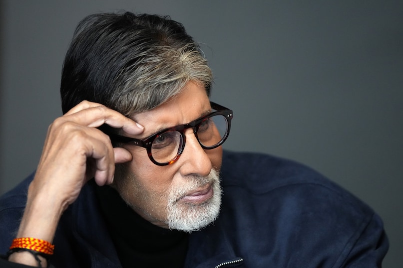 Amitabh Bachchan, Amitabh Bachchan Blog, Amitabh Bachchan experiencing Great Distress At age of 83, Amitabh Bachchan On FIFA, Amitabh Bachchan’s FIFA Comment Controversy, FIFA World Cup 2026, Amitabh Bachchan Is In 'Great Distress' Because Of FIFA World Cup, अमिताभ बच्चन, अमिताभ बच्चन का ब्लॉग, 83 साल की उम्र में अमिताभ बच्चन को हो रही है भारी परेशानी, FIFA पर अमिताभ बच्चन, FIFA पर अमिताभ बच्चन की टिप्पणी से विवाद, FIFA वर्ल्ड कप 2026, FIFA वर्ल्ड कप की वजह से अमिताभ बच्चन 'भारी परेशानी' में हैं