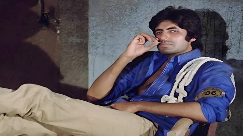 Amitabh Bachchan Iconic Deewaar Scene Copied From Dharmendra movie, Amitabh Bachchan deewar movie release date, amitabh bachchan deewar famous dialogues, amitabh bachchan deewar look, deewar movie amitabh bachchan shashi kapoor ki, amitabh bachchan ki hindi movie deewar budget, amitabh bachchan deewar movie box office collction, deewar movie haji mastan, Amitabh Bachchan deewar movie based on haji mastan, Dharmendra moive kahani kismet ki release date, kahani kismet ki movie Dharmendra Rekha, kahani kismet ki movie budget, kahani kismet ki movie hit or flop, kahani kismet ki movie collection
