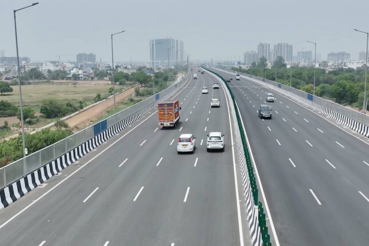 दिल्ली-मुंबई एक्सप्रेसवे को लेकर आई बड़ी खबर ट्रैफ‍िक जाम के चलते ये एक्जिट किया बंद 11 किमी लंबा हुआ सफर