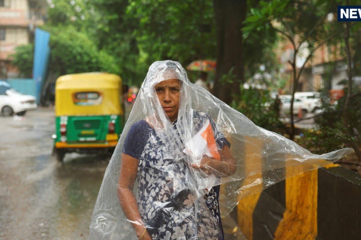 सुबह धूप दोपहर में बादल शाम तक बारिश कैसे बदलेगा आज का मौसम IMD ने दिया बड़ा अपडेट
