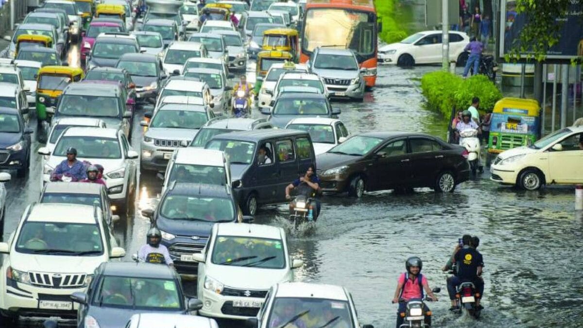 Delhi Weather today| IMD alert| delhi Traffic alert| दिल्ली-NCR में झूमकर आया मॉनसून, सड़कें सराबोर, ट्रैफिक स्लो, इस पूरे हफ्ते के लिए IMD की चेतावनी Delhi Weather today| IMD alert| delhi Traffic alert| दिल्ली-NCR में झूमकर आया मॉनसून, सड़कें सराबोर, ट्रैफिक स्लो, इस पूरे हफ्ते के लिए IMD की चेतावनी