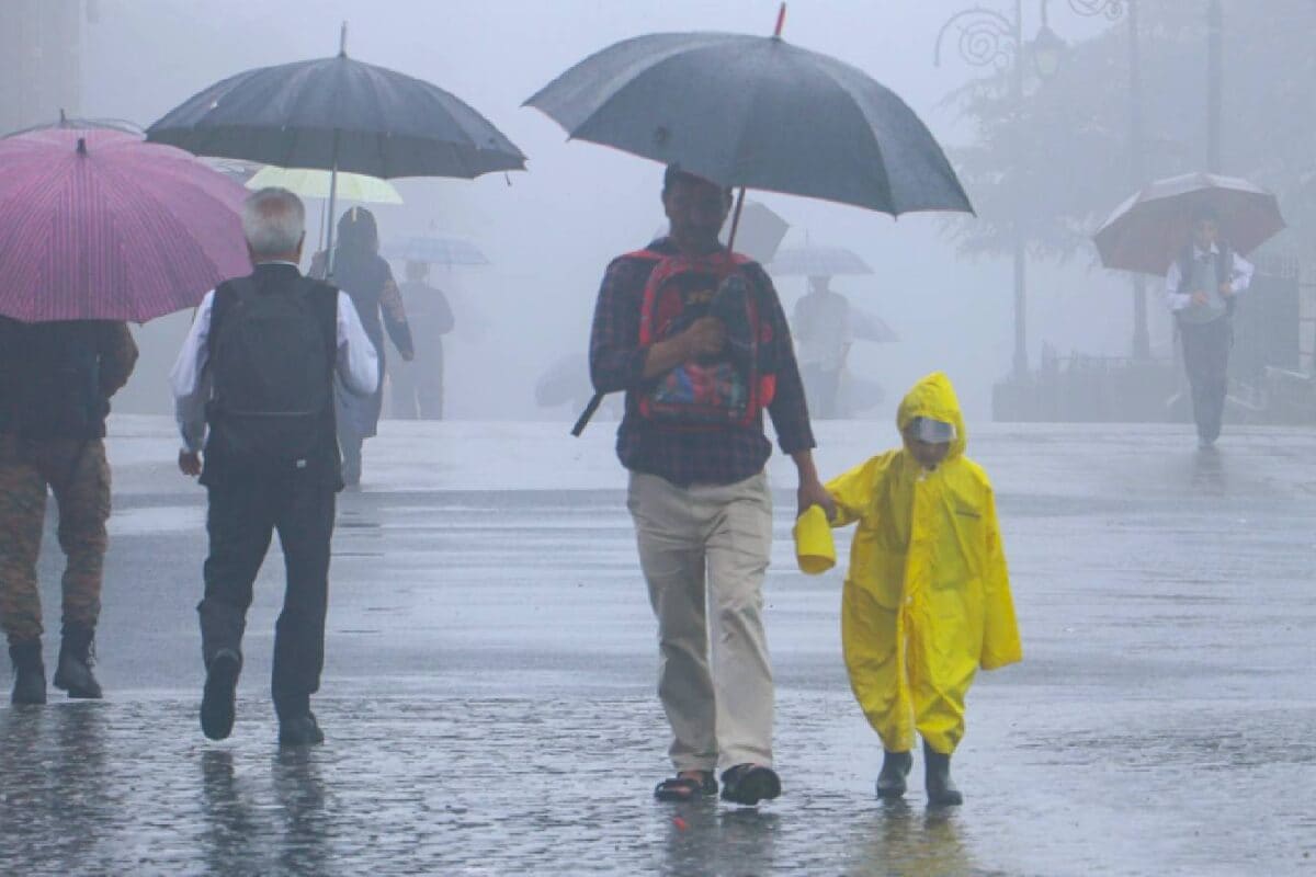 Aaj ka Mausam: द‍िल्‍ली-यूपी से ह‍िमाचल तक झूम उठा मौसम पूरे हफ्ते झमाझम बारिश का अलर्ट IMD ने राहत के साथ दी चेतावनी
