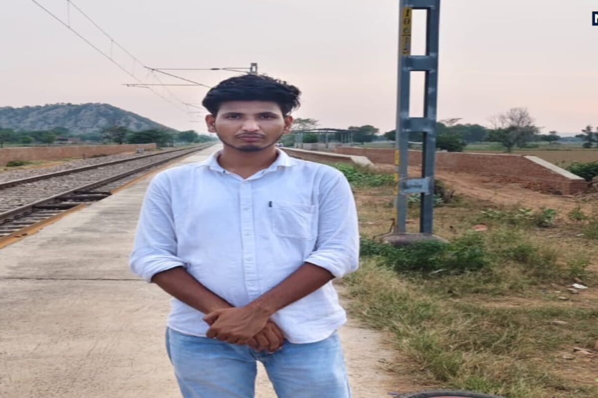 ट्रेन के सामने अचानक आ गई बाइक! चालक की सूझबूझ से टला बड़ा रेल हादसा, 18 मिनट तक रुकी रही मरूधर एक्सप्रेस
