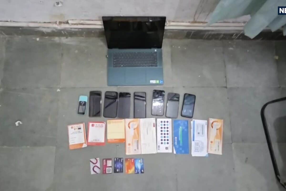 टेलीग्राम पर फर्जी इन्वेस्टमेंट स्कीम चलाने वाले 4 साइबर ठग गिरफ्तार! DST के छापे में स्कॉर्पियो और 8 मोबाइल जब्त