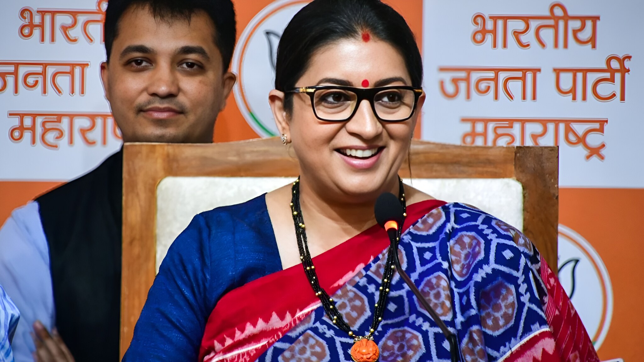 Smriti Irani, Smriti Irani how became actress, Smriti Irani cleaned dishes at mcdonalds, when Smriti Irani Father gave loan of 1 lakh to Smriti Irani, Smriti Irani TV actress to politician, Smriti Irani Human Resource Development, Smriti Irani Textiles Minister, Smriti Irani Net worth, स्मृति ईरानी, स्मृति ईरानी कैसे एक्ट्रेस बनीं, स्मृति ईरानी ने मैकडॉनल्ड्स में बर्तन धोए, जब स्मृति ईरानी के पिता ने उन्हें 1 लाख का लोन दिया, स्मृति ईरानी का टीवी एक्ट्रेस से राजनेता बनने का सफ़र, स्मृति ईरानी मानव संसाधन विकास मंत्री, स्मृति ईरानी कपड़ा मंत्री, स्मृति ईरानी की कुल संपत्ति Smriti Irani, Smriti Irani how became actress, Smriti Irani cleaned dishes at mcdonalds, when Smriti Irani Father gave loan of 1 lakh to Smriti Irani, Smriti Irani TV actress to politician, Smriti Irani Human Resource Development, Smriti Irani Textiles Minister, Smriti Irani Net worth, स्मृति ईरानी, स्मृति ईरानी कैसे एक्ट्रेस बनीं, स्मृति ईरानी ने मैकडॉनल्ड्स में बर्तन धोए, जब स्मृति ईरानी के पिता ने उन्हें 1 लाख का लोन दिया, स्मृति ईरानी का टीवी एक्ट्रेस से राजनेता बनने का सफ़र, स्मृति ईरानी मानव संसाधन विकास मंत्री, स्मृति ईरानी कपड़ा मंत्री, स्मृति ईरानी की कुल संपत्ति