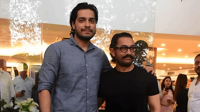Aamir Khan Gauri Spratt wedding, Aamir Khan family home, Marina Apartments Khar, Aamir Khan real estate investments, Gauri Spratt family plans, sky villa residence, Junaid Khan, aamir khan, gauri spratt, reena dutta, kiran rao, आमिर खान-गौरी स्प्राट की शादी, आमिर खान का पारिवारिक घर, मरीना अपार्टमेंट्स खार, आमिर खान का रियल एस्टेट निवेश, गौरी स्प्राट के परिवार की योजनाएं, स्काई विला रेजिडेंस, जुनैद खान, आमिर खान, गौरी स्प्राट, रीना दत्ता, किरण राव