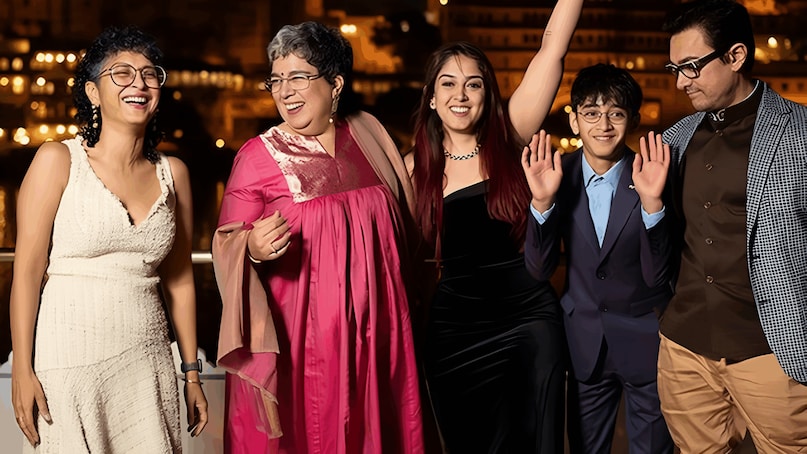 Aamir Khan Gauri Spratt wedding, Aamir Khan family home, Marina Apartments Khar, Aamir Khan real estate investments, Gauri Spratt family plans, sky villa residence, Junaid Khan, aamir khan, gauri spratt, reena dutta, kiran rao, आमिर खान-गौरी स्प्राट की शादी, आमिर खान का पारिवारिक घर, मरीना अपार्टमेंट्स खार, आमिर खान का रियल एस्टेट निवेश, गौरी स्प्राट के परिवार की योजनाएं, स्काई विला रेजिडेंस, जुनैद खान, आमिर खान, गौरी स्प्राट, रीना दत्ता, किरण राव