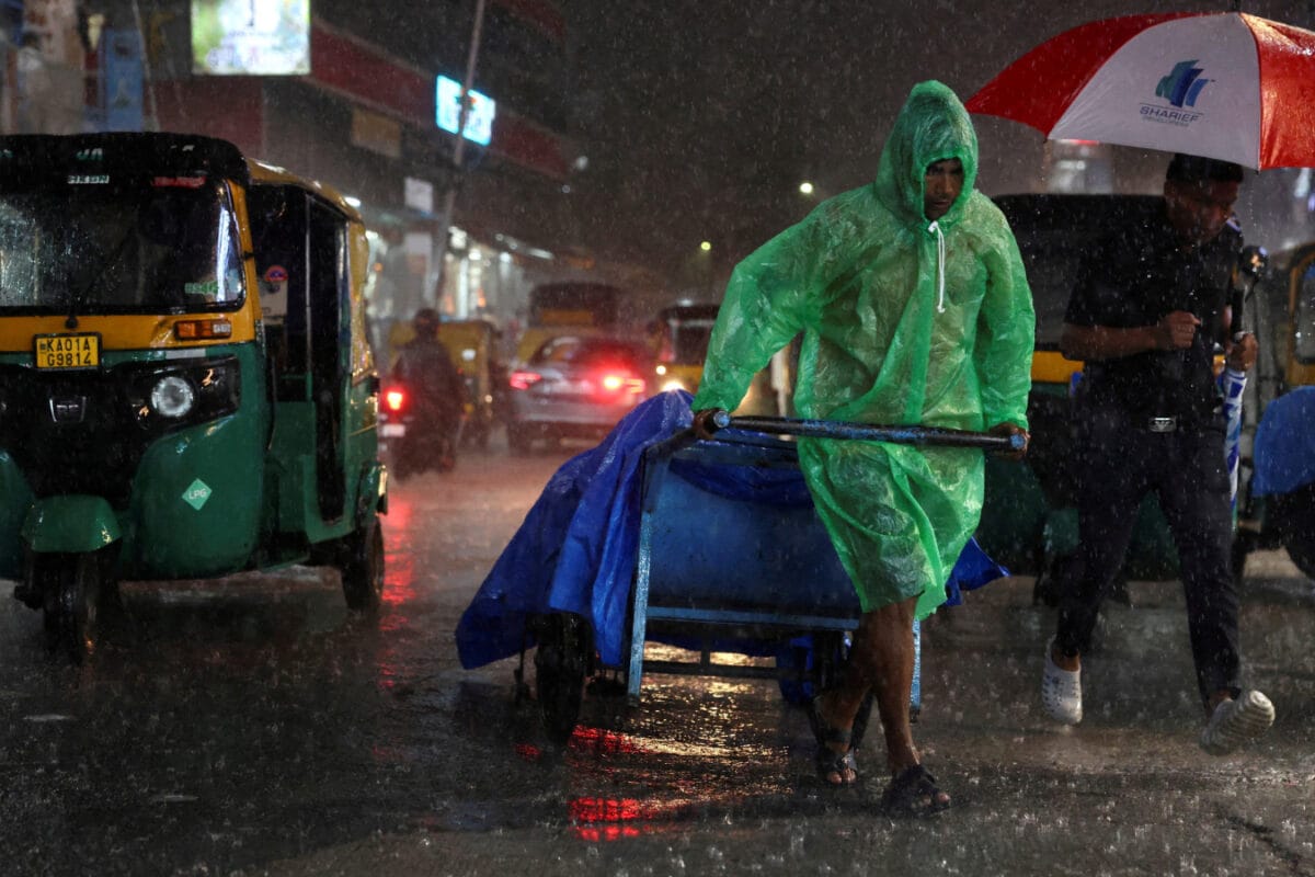 भारत में झमाझम बारिश, उधर यूरोप में गर्मी का तांडव, टूट गए सारे रिकॉर्ड