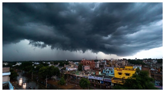 झारखंड में आज मौसम का मिजाज बिगड़ा, रांची समेत 6 जिलों में भारी बारिश का  अलर्ट; वज्रपात की चेतावनी