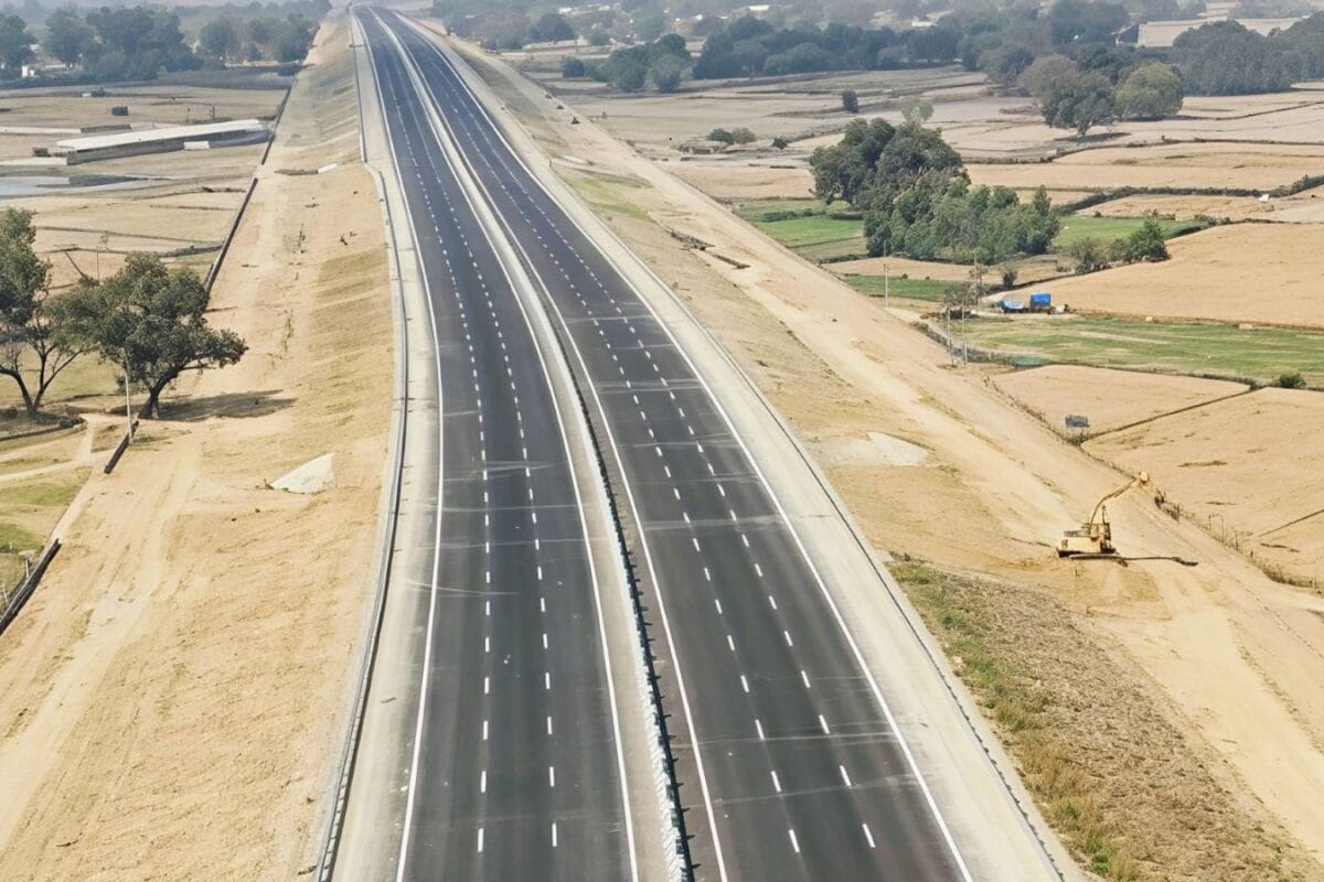4850 करोड़ की सौगात! लखनऊ-कानपुर की दूरी छूमंतर, सीएम योगी, राजनाथ और गडकरी का सैनिक स्कूल में भव्य कार्यक्रम