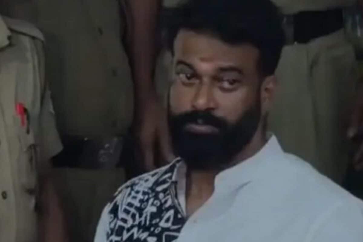 केरल में भाजपा पार्षद ने हाई कोर्ट के निर्देश पर जेल के अंदर ली शपथ