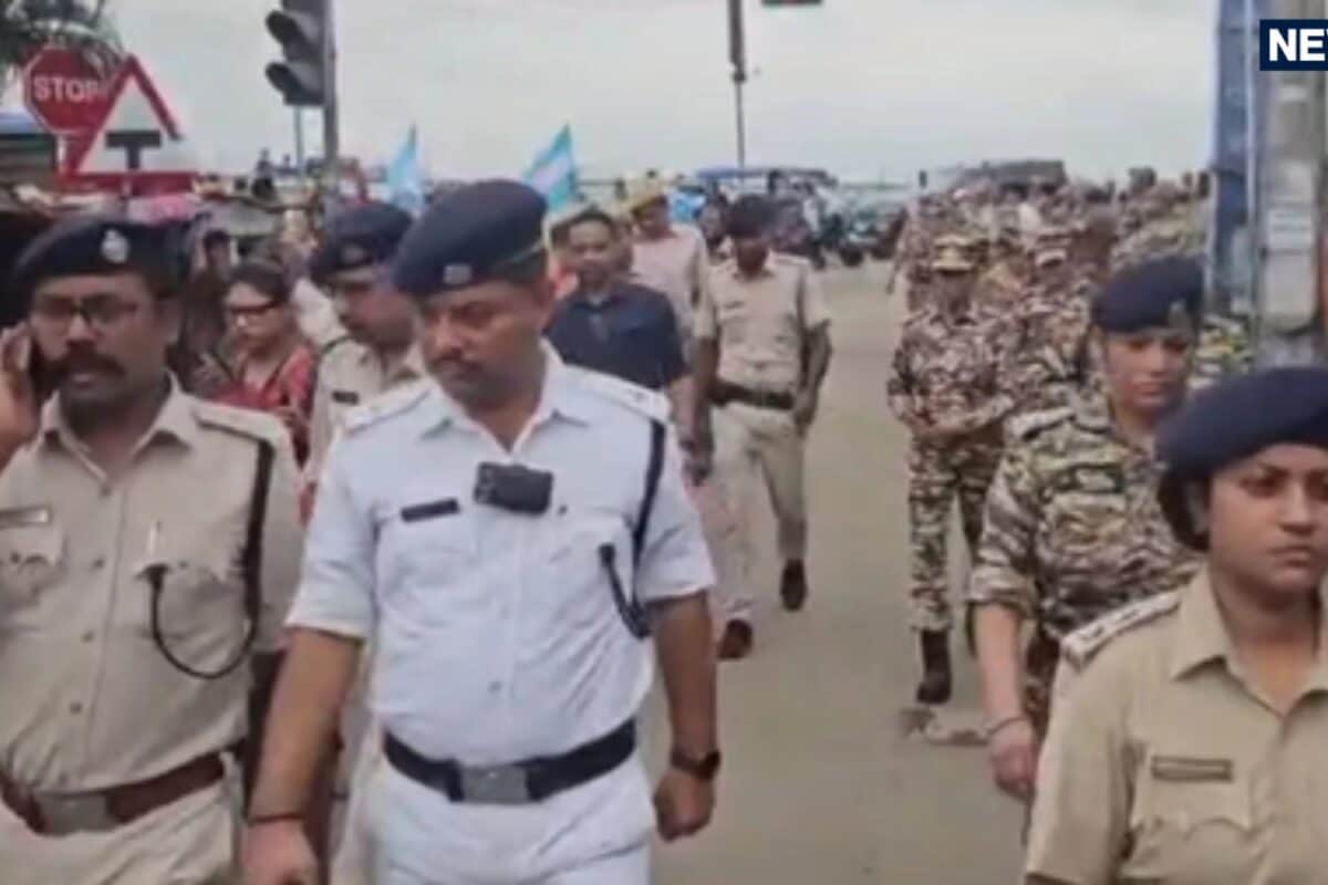 कोलकाता एयरपोर्ट बना अभेद्य किला गौरीपुर जामा मस्जिद में जुमे का नमाज पढ़ने को लेकर बवाल