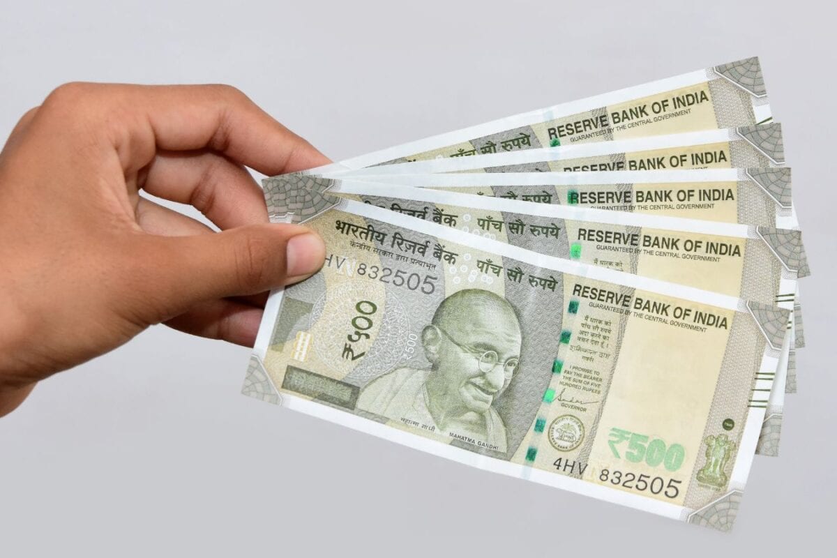 जिनके पास पैसे नहीं बैंकों ने उनसे भी वसूल लिए 7000 करोड़ HDFC ने अपने खाताधारकों से वसूला सबसे ज्यादा पैसा