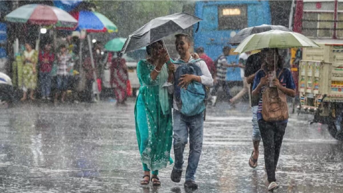 UP Monsoon Update: वाराणसी से मेरठ तक गर्मी का सितम, अब 27 जुलाई से फिर एक्टिव होगा मॉनसून UP Monsoon Update: वाराणसी से मेरठ तक गर्मी का सितम, अब 27 जुलाई से फिर एक्टिव होगा मॉनसून