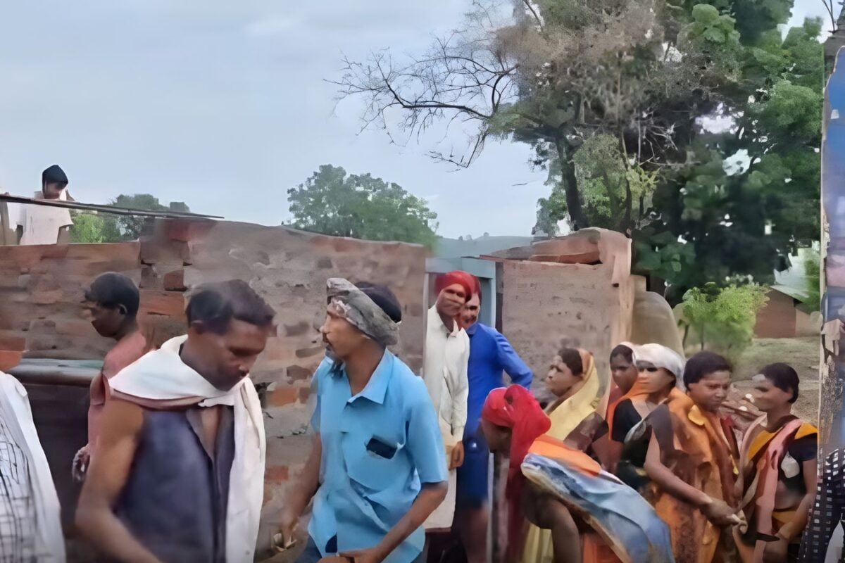 गिरा पुराना स्कूल भवन, लाख कोशिशों के बाद नहीं बन पाया नया, तो गांव वालों ने पेश की मिसाल, हुई हर जगह चर्चा