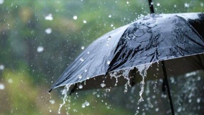 आज कुछ स्थानों पर हल्की बारिश हो सकती है. (सांकेतिक तस्वीर)