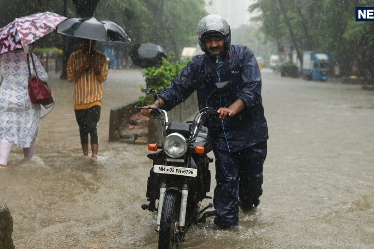 IMD Weather Today: मुंबई पर मौसम का डबल अटैक समंदर में उठे बवंडर ने बजाई खतरे की घंटी जीना होगा दुश्‍वार