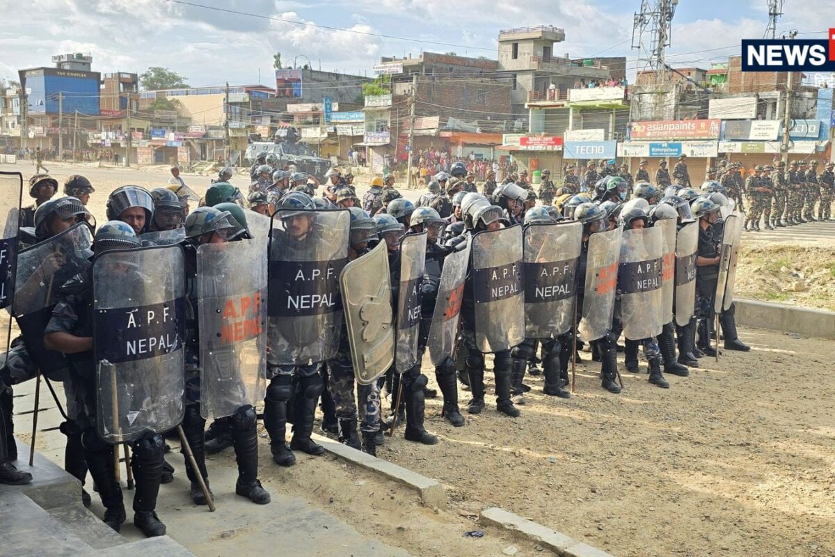 नेपाल में फैली सांप्रदायिक हिंसा की आग, भारत की सीमा से सटे इलाके में लगा कर्फ्यू