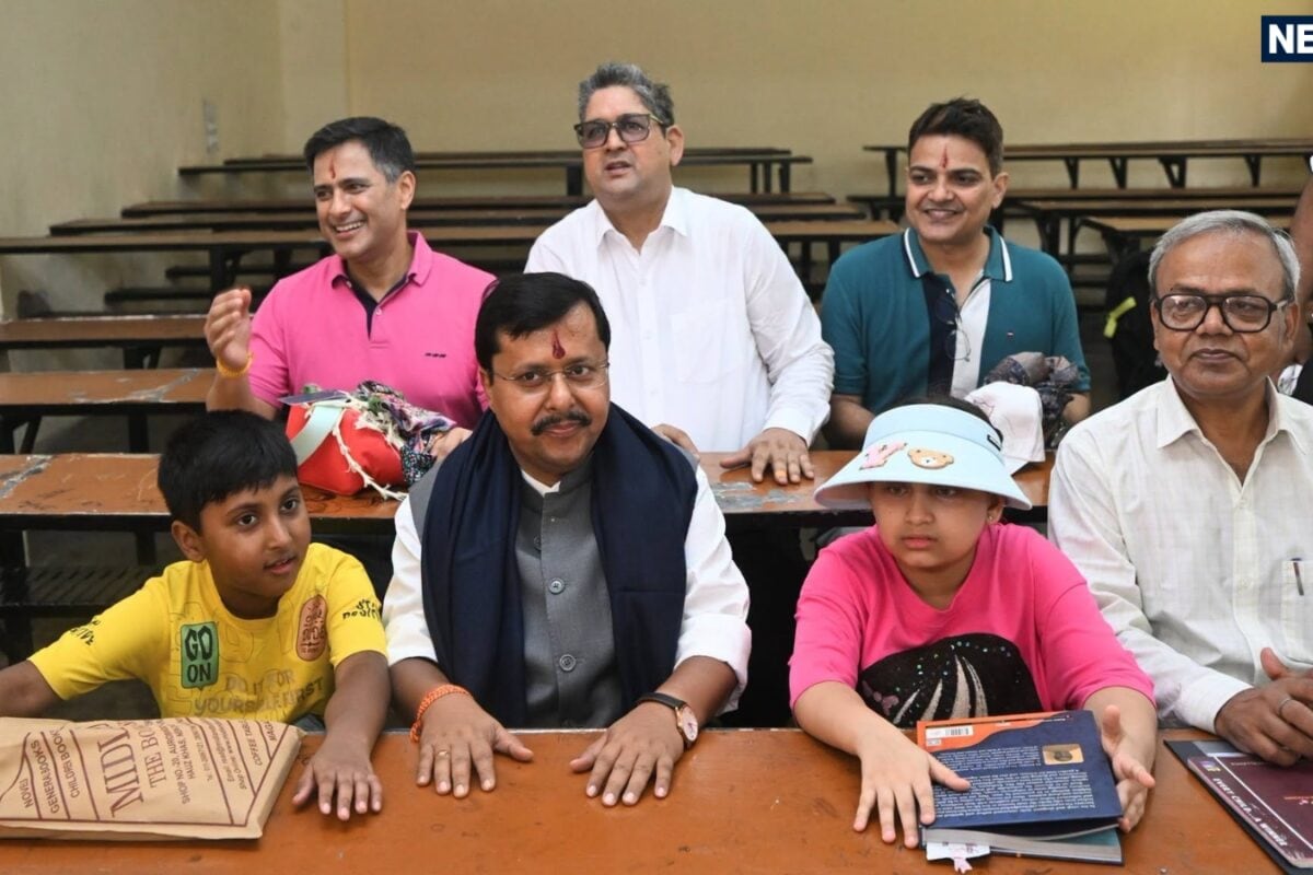 Nitin Nabin School Visit: बच्‍चों संग क्‍लासरूम में बेंच पर बैठे छात्र नितिन नवीन मेस में खाया खाना 30 साल पुरानी यादें ताजा