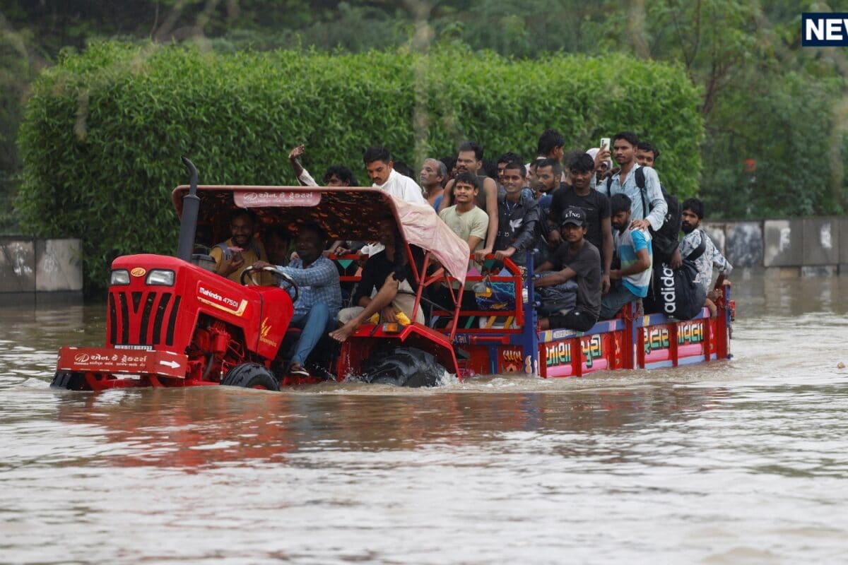 Aaj Ka Mausam: असम गुजरात से लेकर दमन तक बारिश बनी आफत केदारनाथ हाईवे पर लैंडस्‍लाइड IMD ने जारी किया अलर्ट